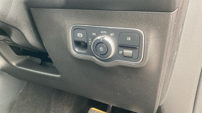 Mercedes-Benz GLB 200 AMG Line Premium 5dr 7G-Tronic Petrol Estate